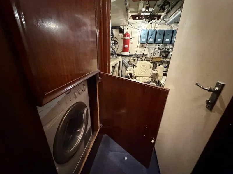 Slide: The Image of Hatteras 58 LRC 1975 - 5976323