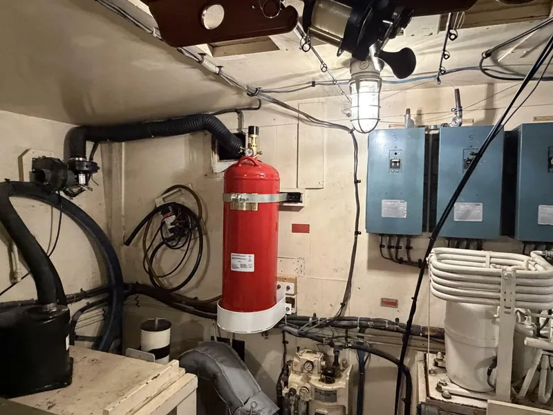 Slide: The Image of Hatteras 58 LRC 1975 - 5976330