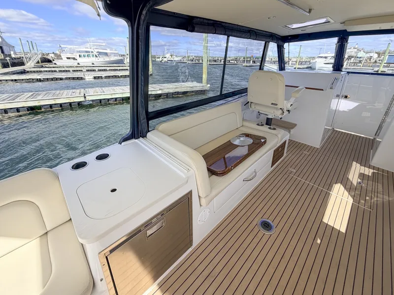 Slide: The Image of MJM 3 2022 - 6031542