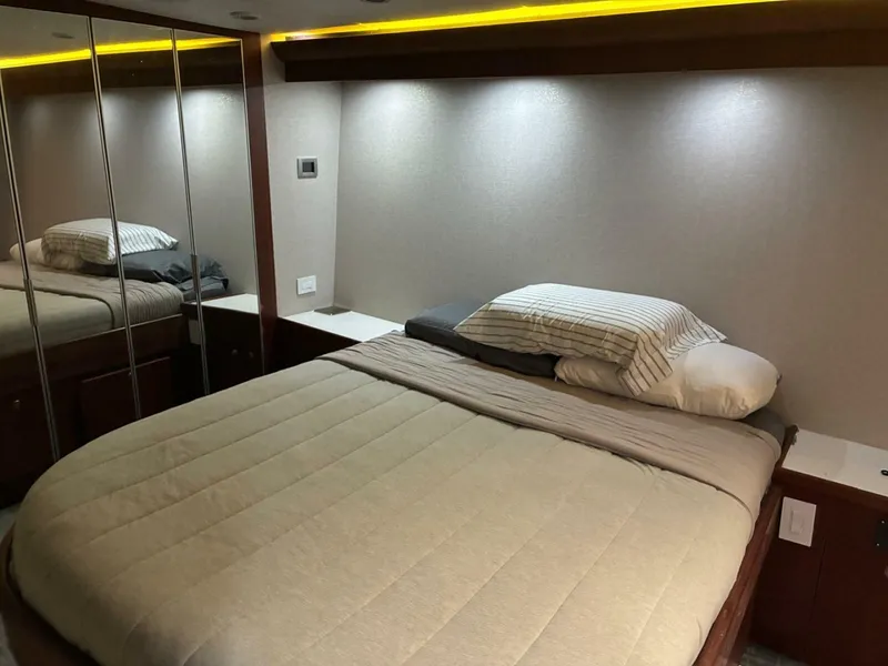 Slide: The Image of Buddy Davis SPORTFISH 2001 - 6041590