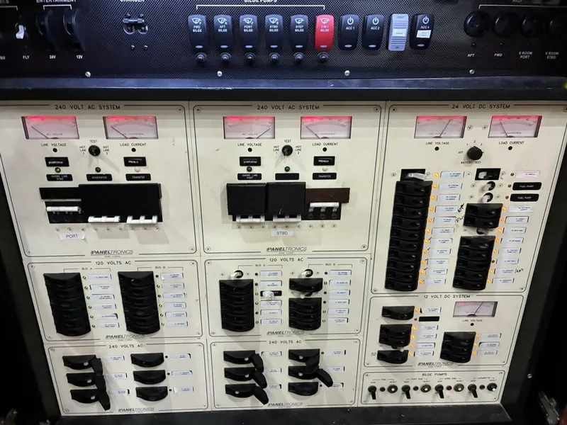 Slide: The Image of Buddy Davis SPORTFISH 2001 - 6041596