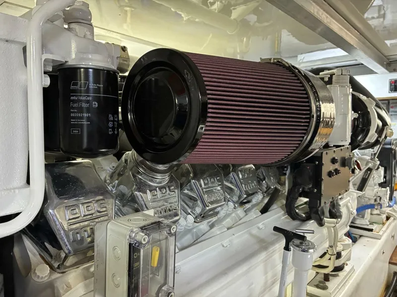 Slide: The Image of Buddy Davis SPORTFISH 2001 - 6041601