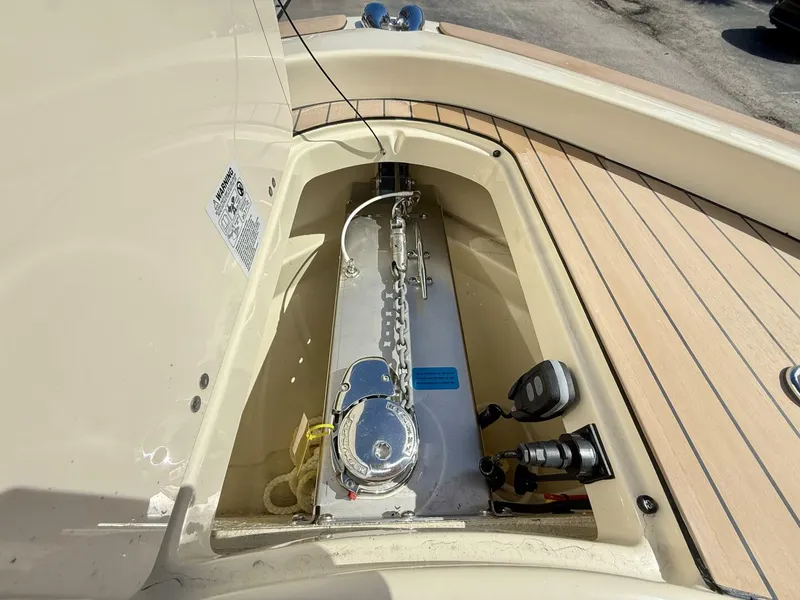 Slide: The Image of Chris-Craft 31 Catalina 2026 - 5976581