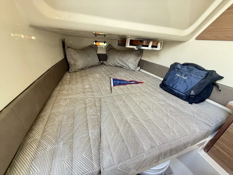 Slide: The Image of Chris-Craft 31 Catalina 2026 - 5976575