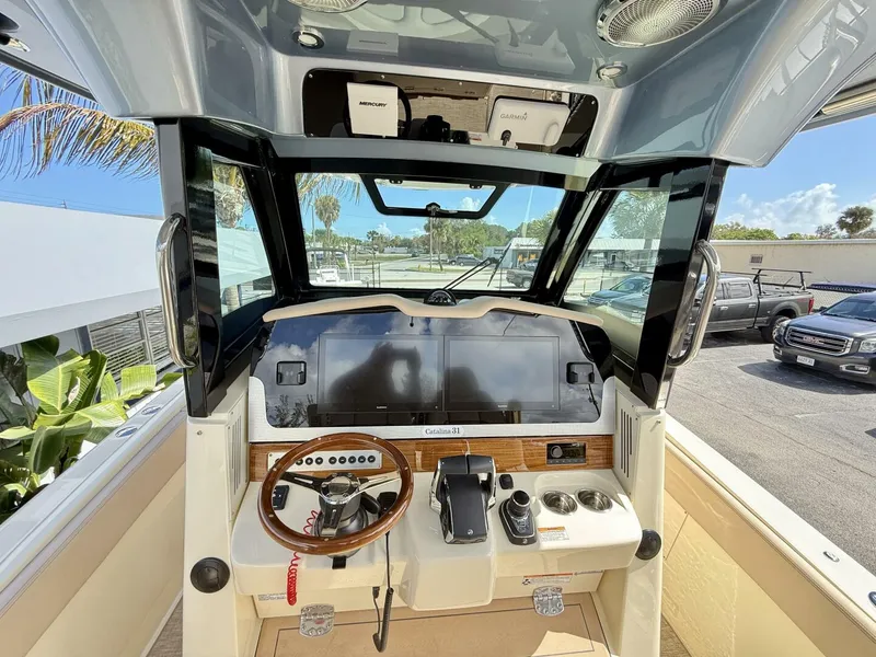 Slide: The Image of Chris-Craft 31 Catalina 2026 - 5976569