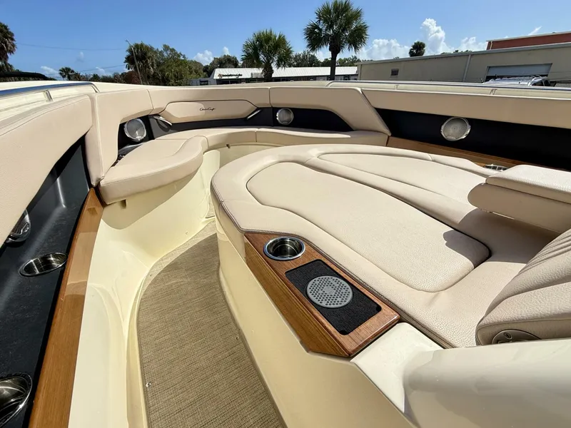 Slide: The Image of Chris-Craft 31 Catalina 2026 - 5976576