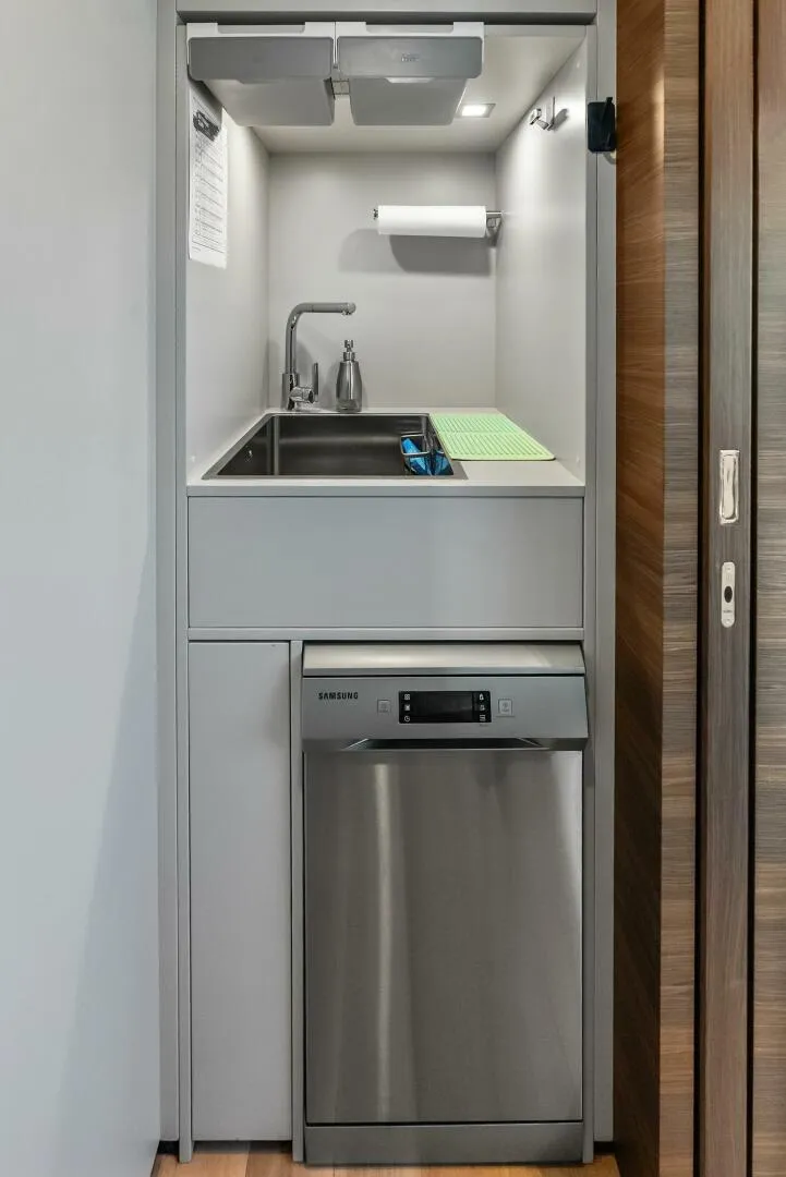 Slide: The Image of Custom 33 Navetta 2023 - 5984880