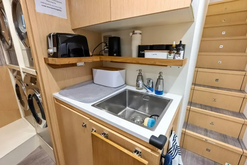 Slide: The Image of Custom 33 Navetta 2023 - 5984884