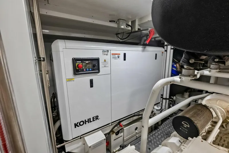 Slide: The Image of Custom 33 Navetta 2023 - 5984895