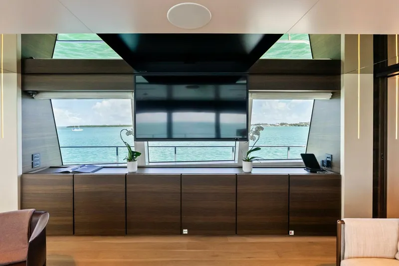 Slide: The Image of Custom 33 Navetta 2023 - 5984807