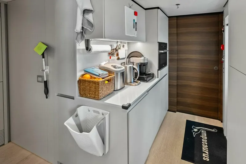 Slide: The Image of Custom 33 Navetta 2023 - 5984817