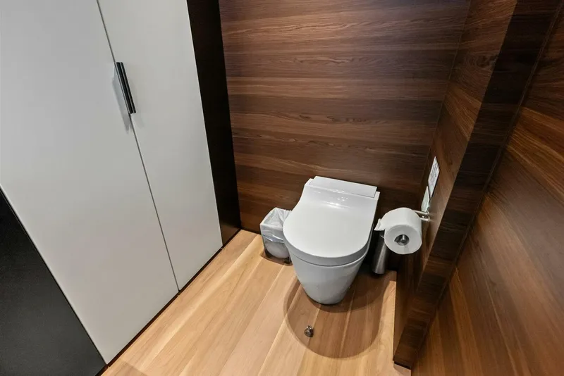 Slide: The Image of Custom 33 Navetta 2023 - 5984847