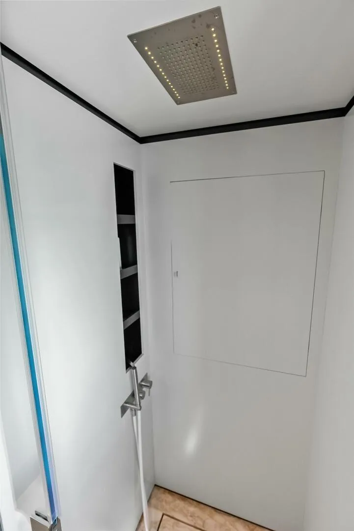 Slide: The Image of Custom 33 Navetta 2023 - 5984854