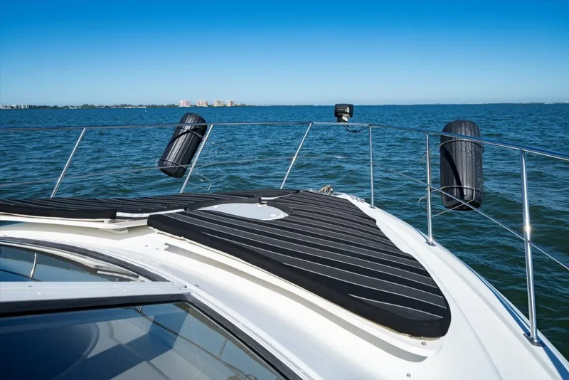 Slide: The Image of Carver Yachts 455 Aft Cabin MY 1998 - 6014001