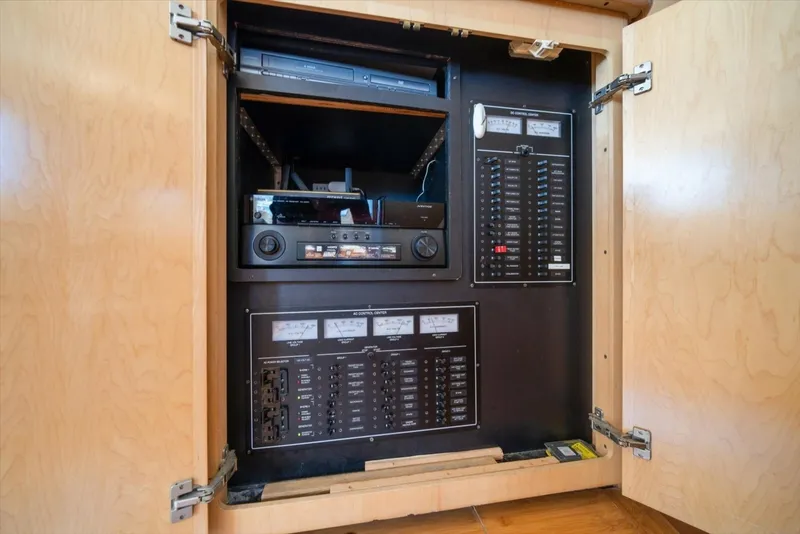 Slide: The Image of Carver Yachts 455 Aft Cabin MY 1998 - 6014090