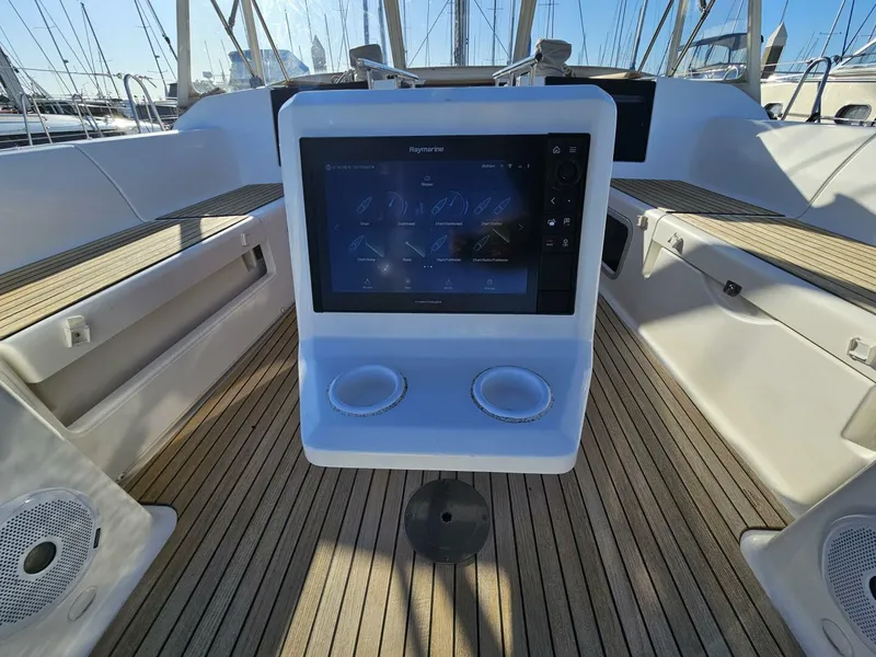 Slide: The Image of Dufour 45 2018 - 5977206