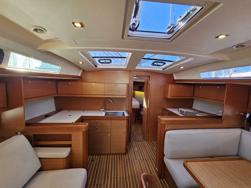 Slide: The Image of Dufour 45 2018 - 5977179