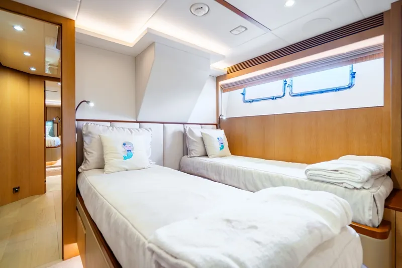 Slide: The Image of Horizon FD80 2020 - 6006687