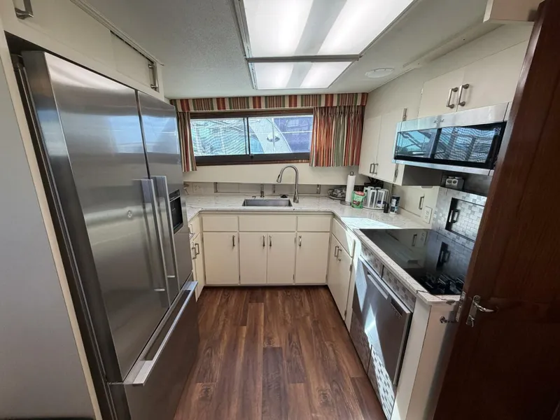 Slide: The Image of Hatteras Motor Yacht 1987 - 5978285