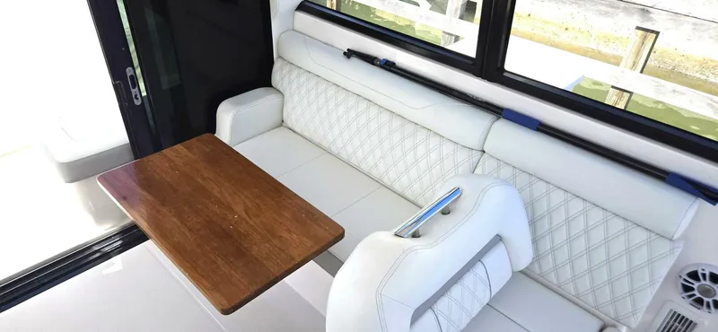 Slide: The Image of Regal 36 XO 2021 - 5978424