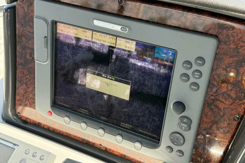 Slide: The Image of Sea Ray 44 Sedan Bridge 2006 - 5996709