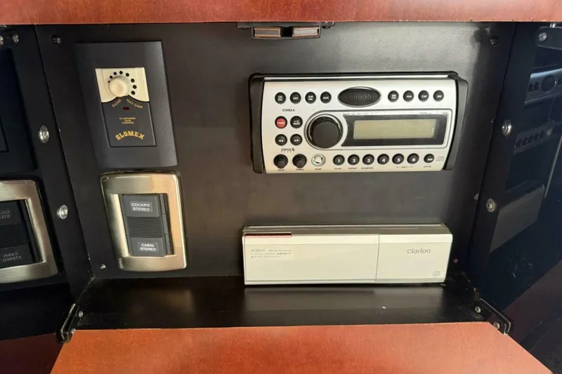 Slide: The Image of Sea Ray 44 Sedan Bridge 2006 - 5996717