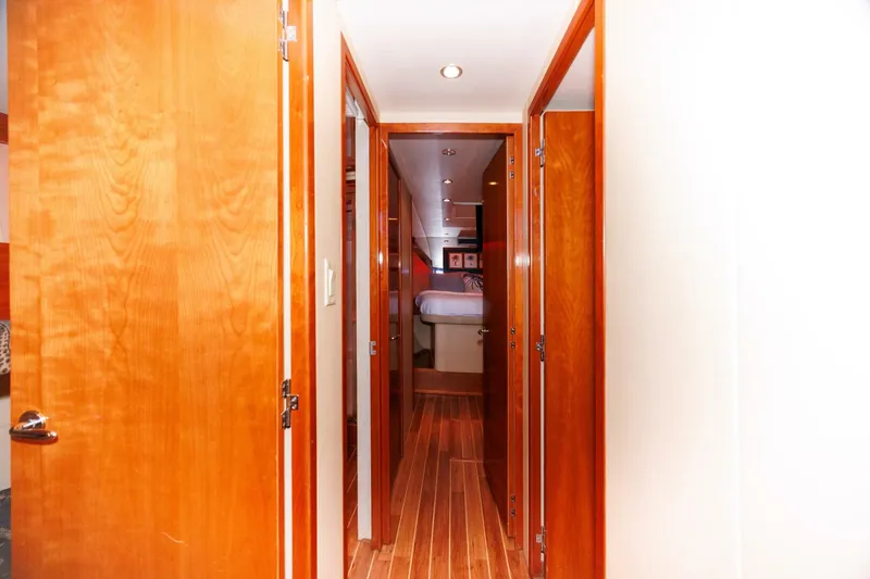 Slide: The Image of 2002 Hatteras 50 Convertible  - 5979020