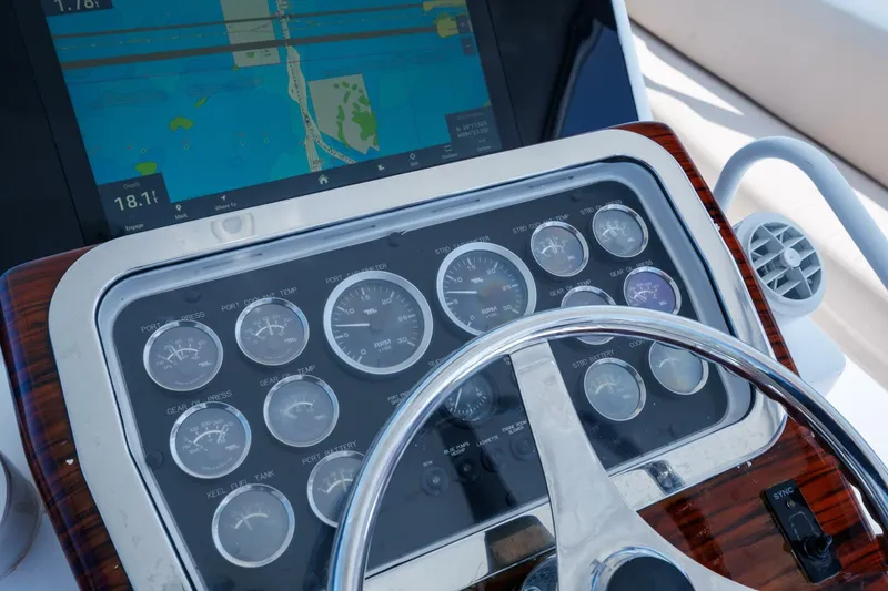 Slide: The Image of 2002 Hatteras 50 Convertible  - 5979033