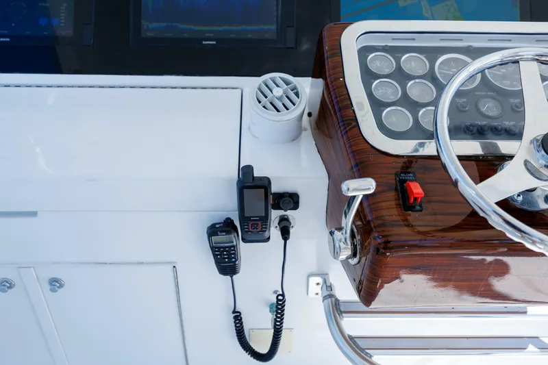 Slide: The Image of 2002 Hatteras 50 Convertible  - 5979048