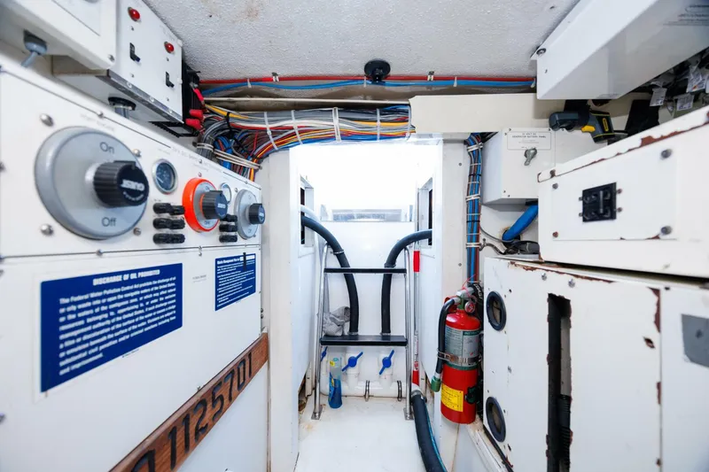 Slide: The Image of 2002 Hatteras 50 Convertible  - 5979064