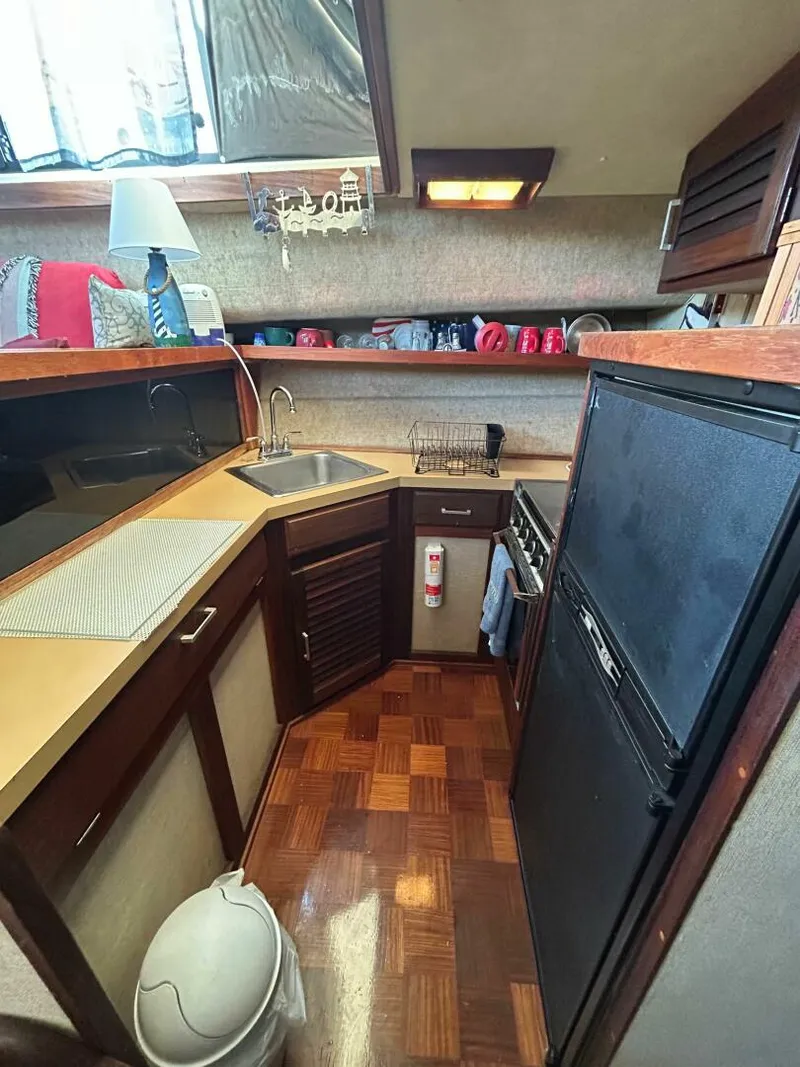 Slide: The Image of Silverton 40 Aft Cabin 1982 - 5979152