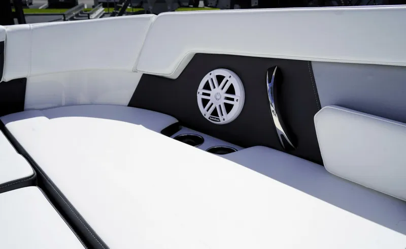 Slide: The Image of Monterey M225 2024 - 5979246