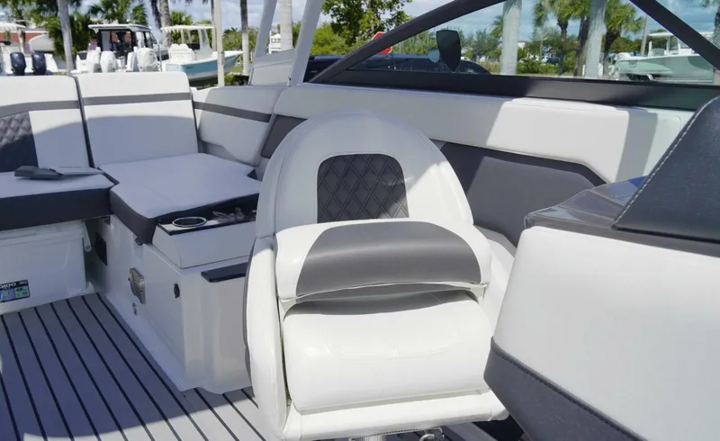 Slide: The Image of Monterey M225 2024 - 5979251