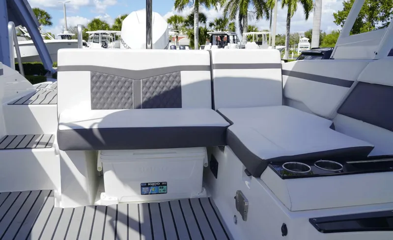 Slide: The Image of Monterey M225 2024 - 5979233