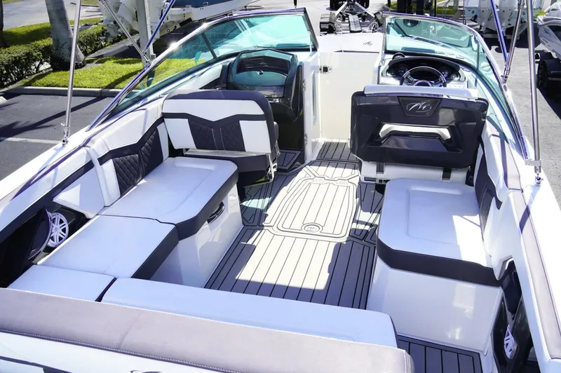 Slide: The Image of Monterey 275SS 2023 - 5979515