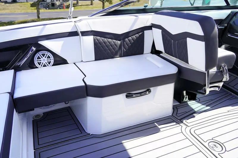 Slide: The Image of Monterey 275SS 2023 - 5979517