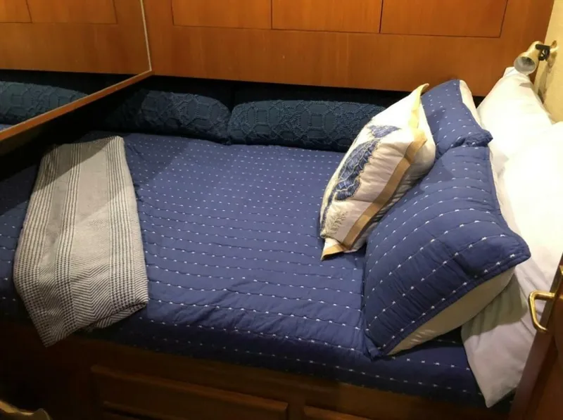 Slide: The Image of Ocean 53 Convertible 1998 - 5980142