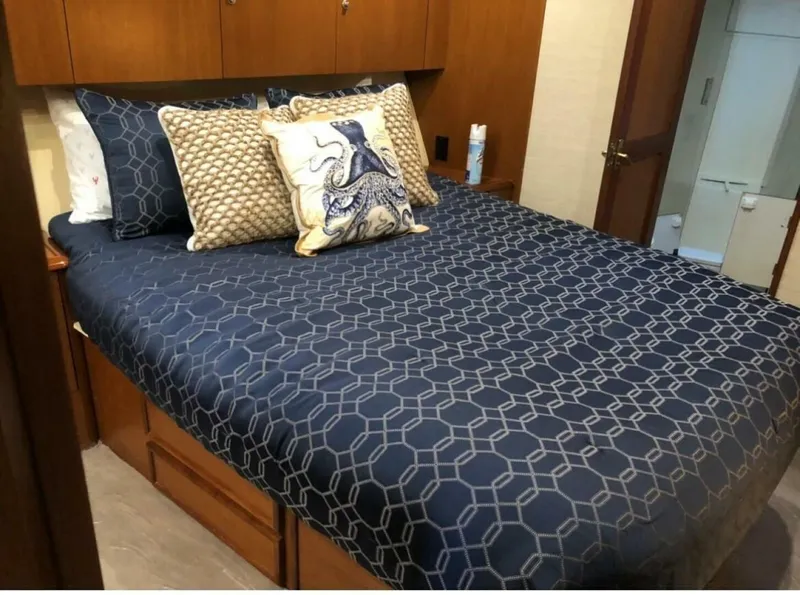 Slide: The Image of Ocean 53 Convertible 1998 - 5980176