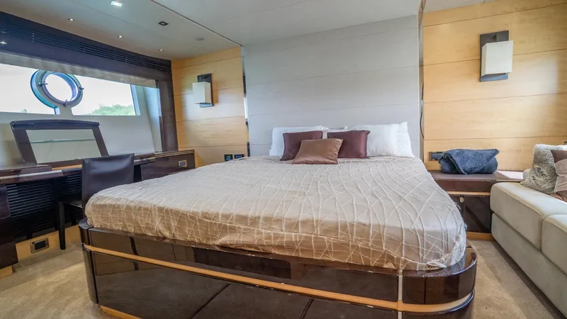 Slide: The Image of Sunseeker 68' Sport Yacht 2014 - 6029815