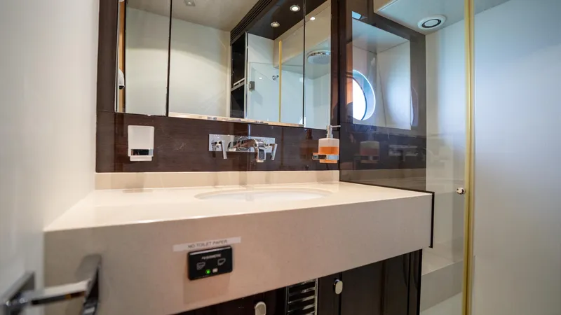 Slide: The Image of Sunseeker 68' Sport Yacht 2014 - 6029823