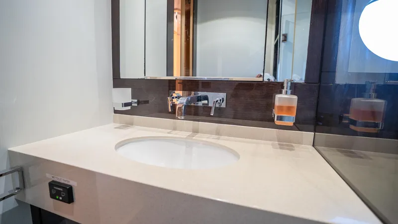 Slide: The Image of Sunseeker 68' Sport Yacht 2014 - 6029828