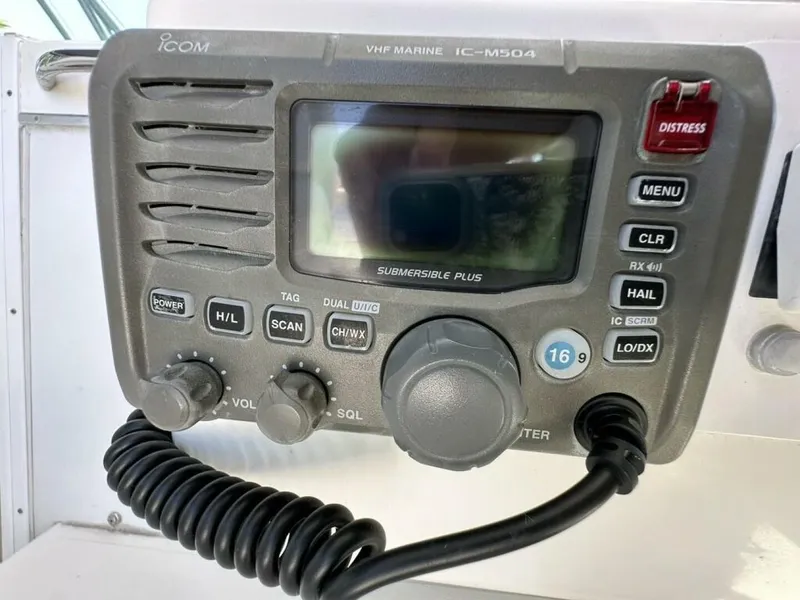 Slide: The Image of Icom M504 VHF - 5980417