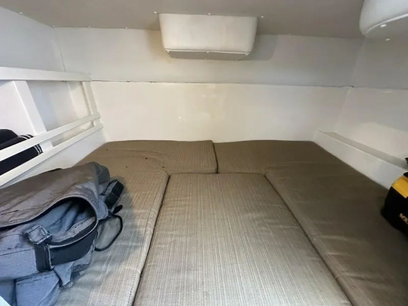 Slide: The Image of Mid Ship Berth - 5980526