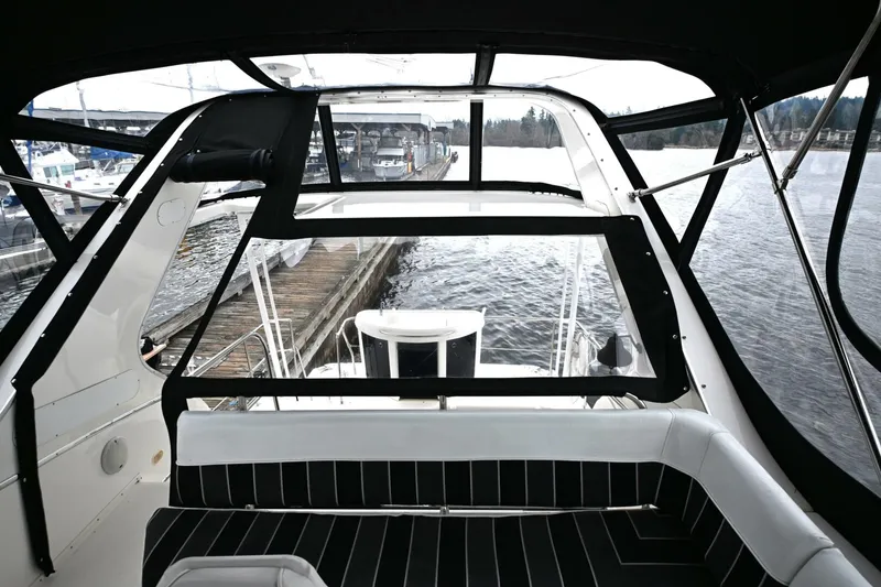 Slide: The Image of Bayliner 4087 Aft Cabin Motoryacht 1996 - 5983943