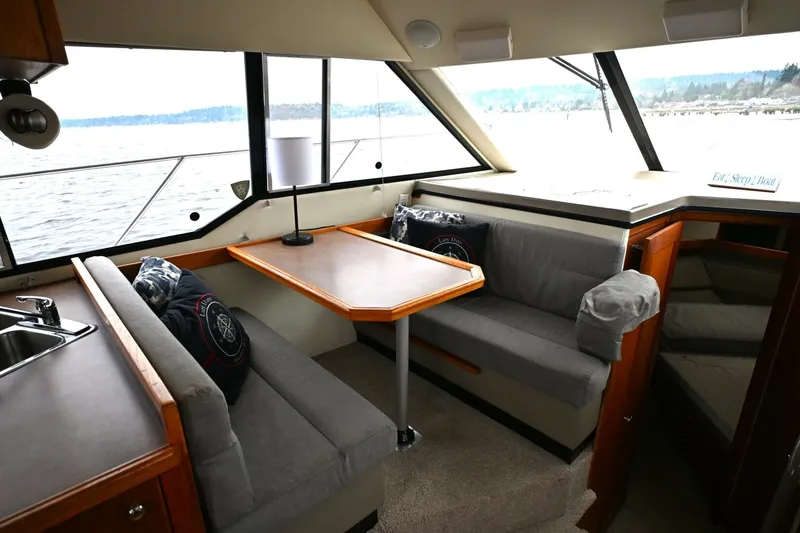 Slide: The Image of Bayliner 4087 Aft Cabin Motoryacht 1996 - 5983945