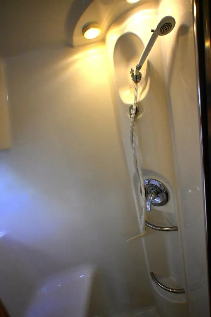 Slide: The Image of Bayliner 4087 Aft Cabin Motoryacht 1996 - 5983959