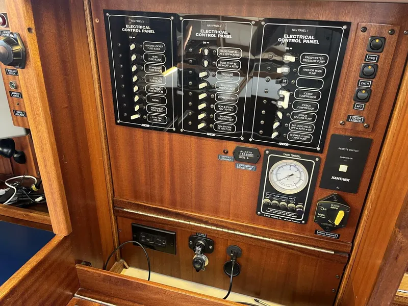 Slide: The Image of Lavranos 43 2010 - 5980638