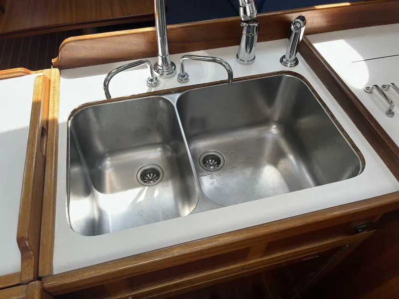 Slide: The Image of Lavranos 43 2010 - 5984130