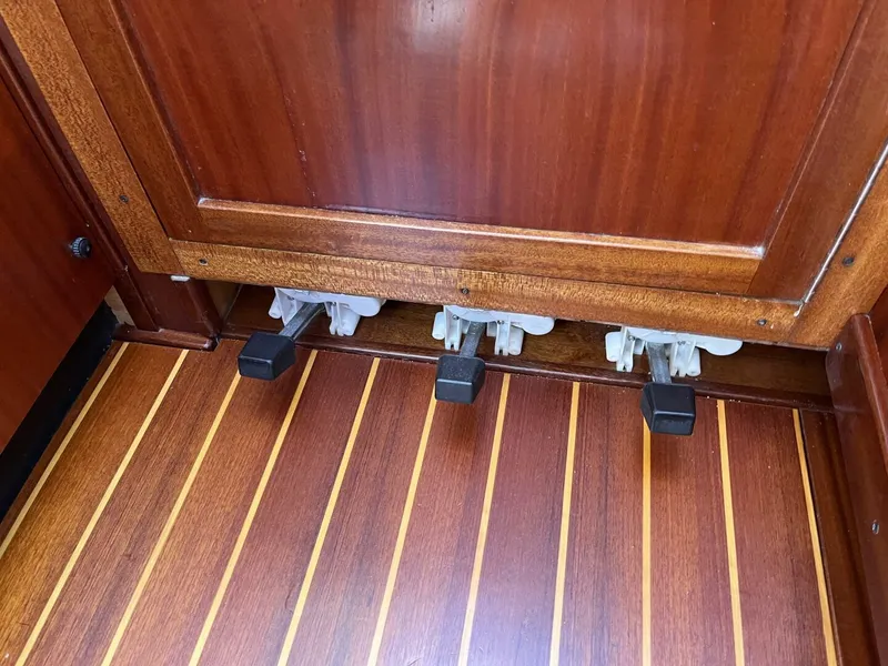 Slide: The Image of Lavranos 43 2010 - 5984133