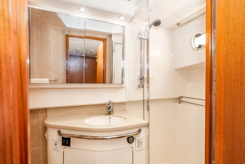 Slide: The Image of 20045 40' Cabo Express - El Patron - 6009485